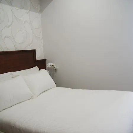 Glam Luxury Hotel *